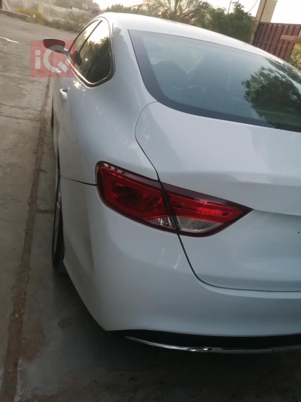 کرایسلەر 200